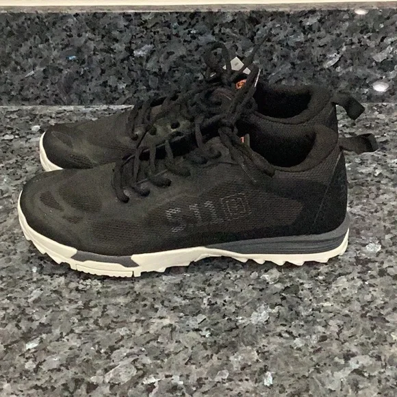 New 5.11 Tactical Women’s Athletic Shoes Never Worn Black Size 7.5 (Item#S013) - Picture 3 of 9